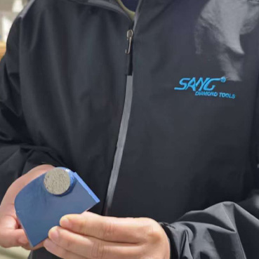 تبدأ عملية الطحن عالية الكفاءة باستخدام أحذية طحن الماس الفائقة